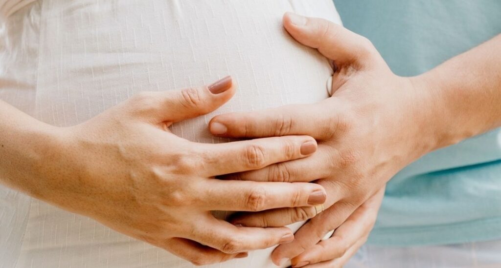 Łuszczyca i ciąża – co musisz wiedzieć na temat pielęgnacji skóry łuszczycowej w ciąży?